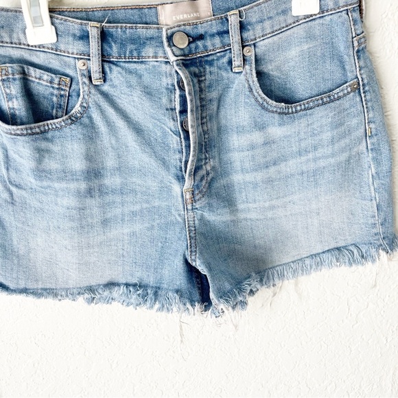 Everlane Shorts Women's 28 Cheeky Short Light Wash Raw Hem Boho Summer - Picture 4 of 6